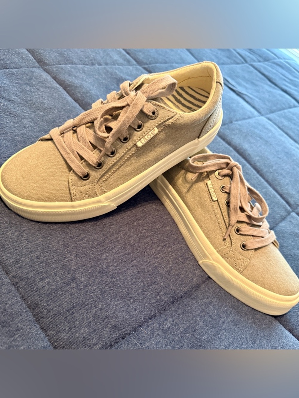 Taos Off-White Canvas Slip-On Sneaker - Picture 4 of 4